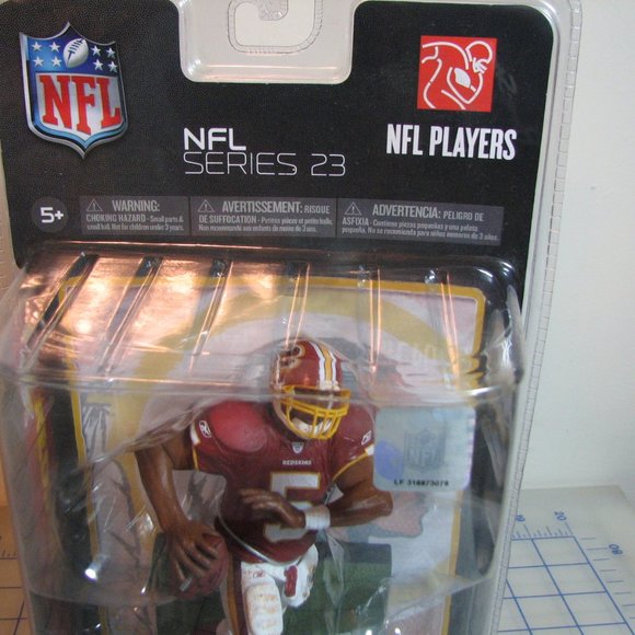 Action Figure - Picture 3 of 4